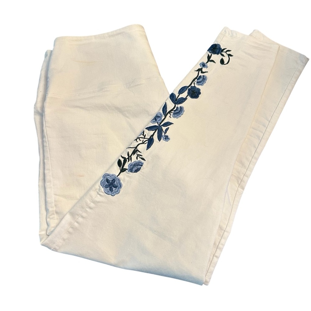 Athena Marie White Ankle Plus sz14 Pants Embroidered Accent Tummy Control